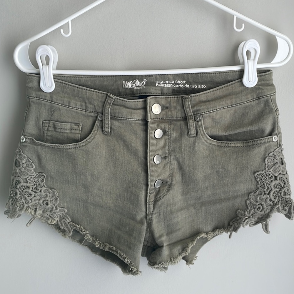 Mossimo Denim High Rise Short- Lace detail on sides and factory fringe hem- 29